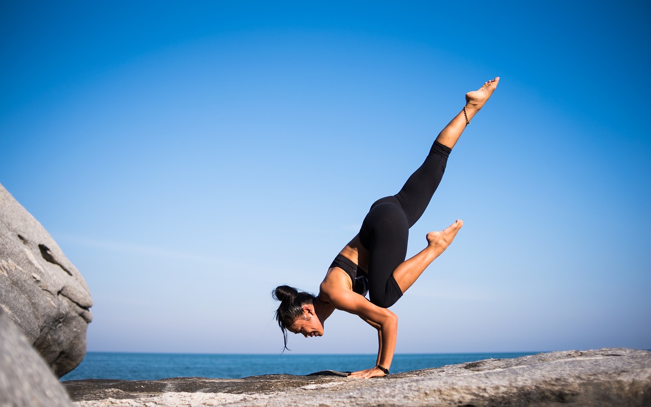 Cómo estimular Sirsasana: los beneficios de esta postura de yoga