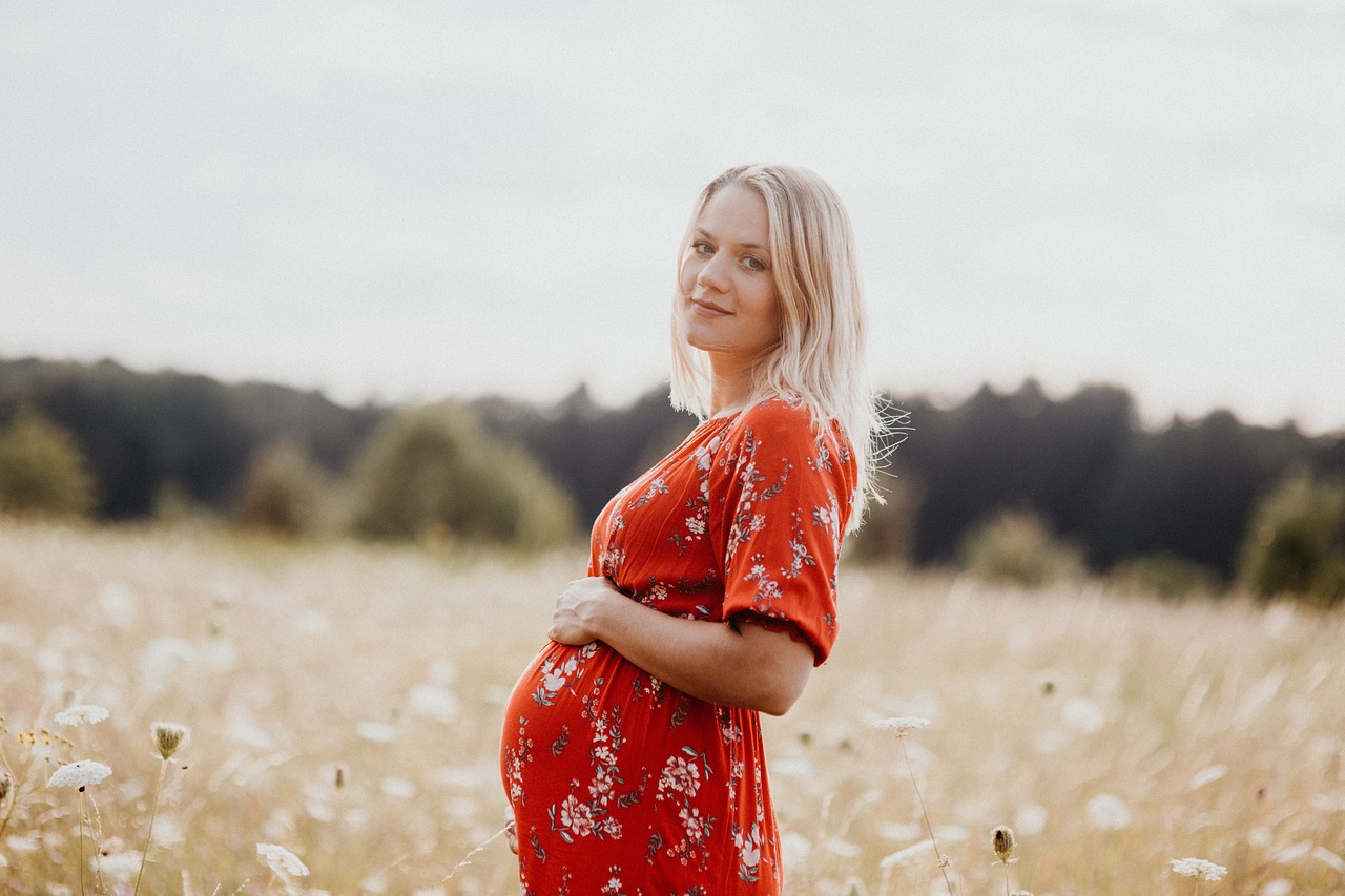 Vistiendo a la moda durante el embarazo: Consejos para lucir fabulosa