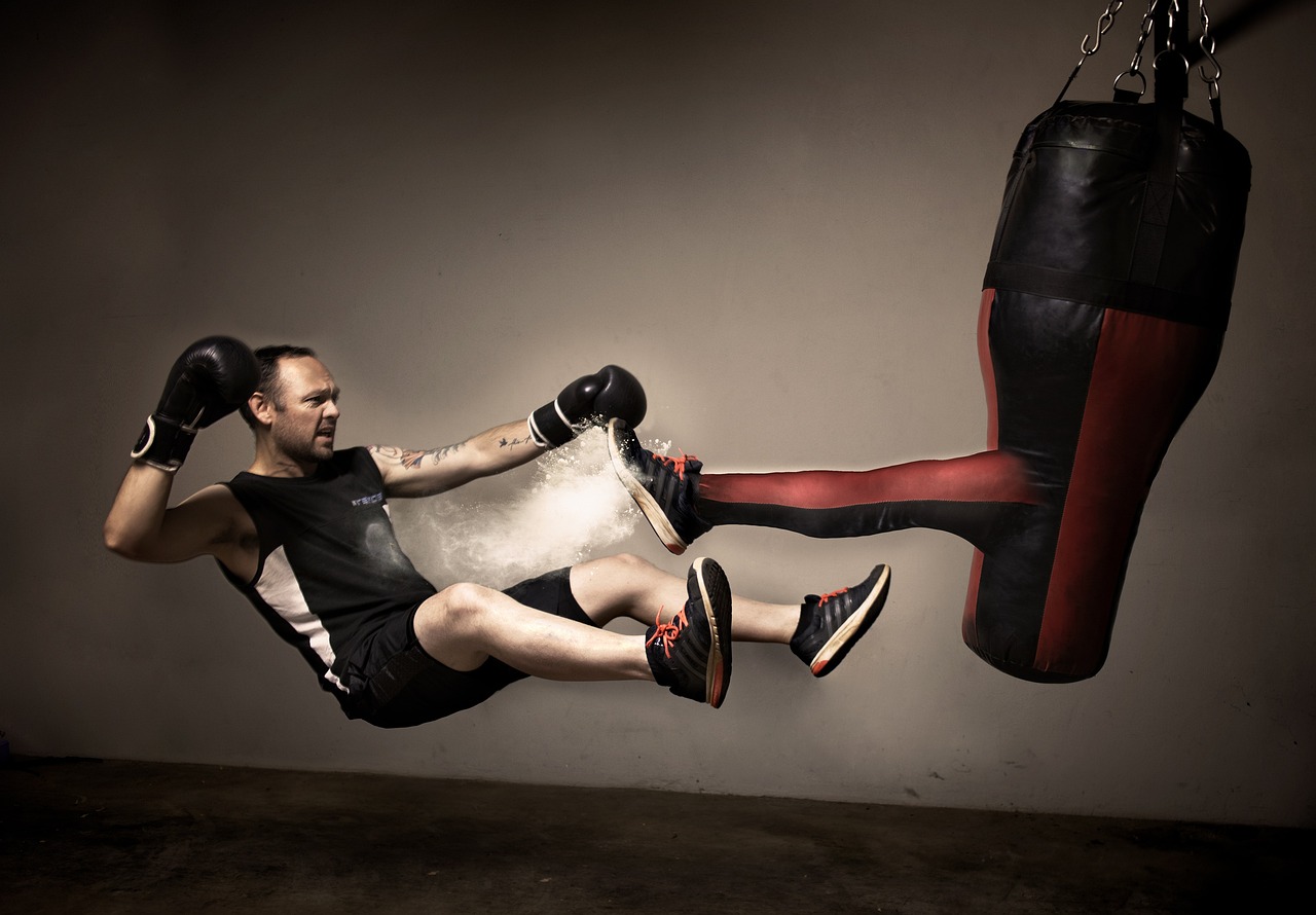 Entrenamientos en casa con sacos de boxeo: ¡La manera perfecta de  mantenerse en forma desde la comodidad del hogar! - Equipamiento GYM